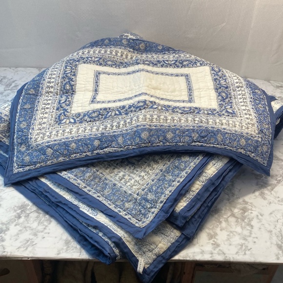 Pottery Barn Bedding Pottery Barn Blue Cream Medallion Pattern